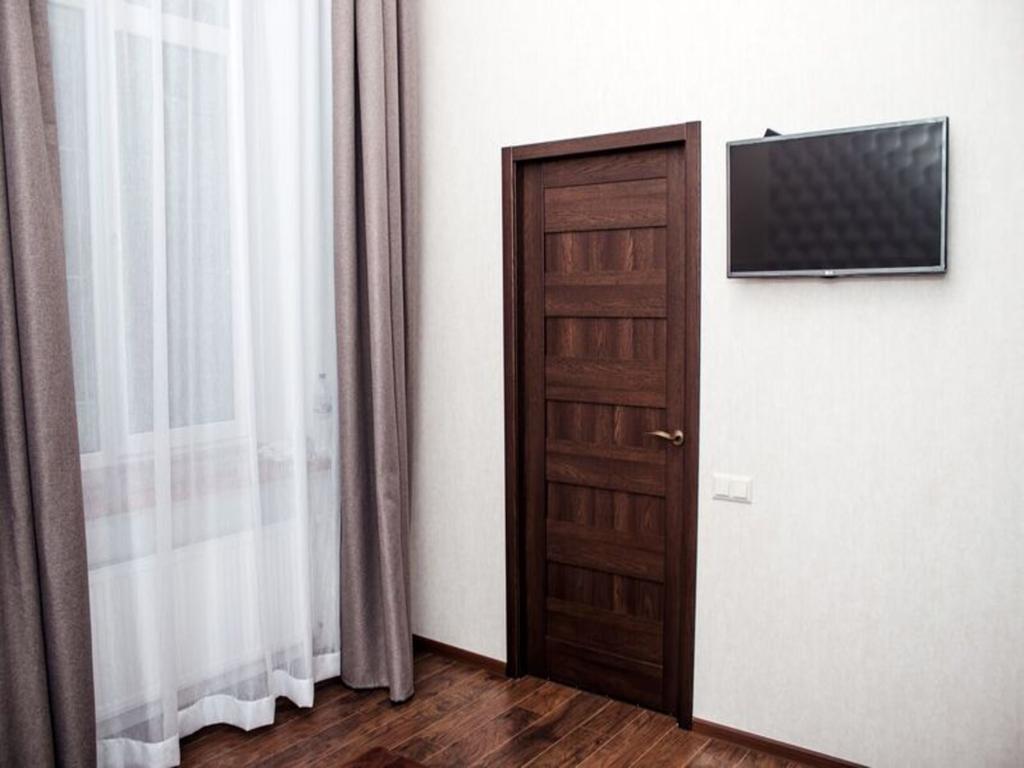 Apartment In The City Center In The House With Atlantes Odessa Dış mekan fotoğraf